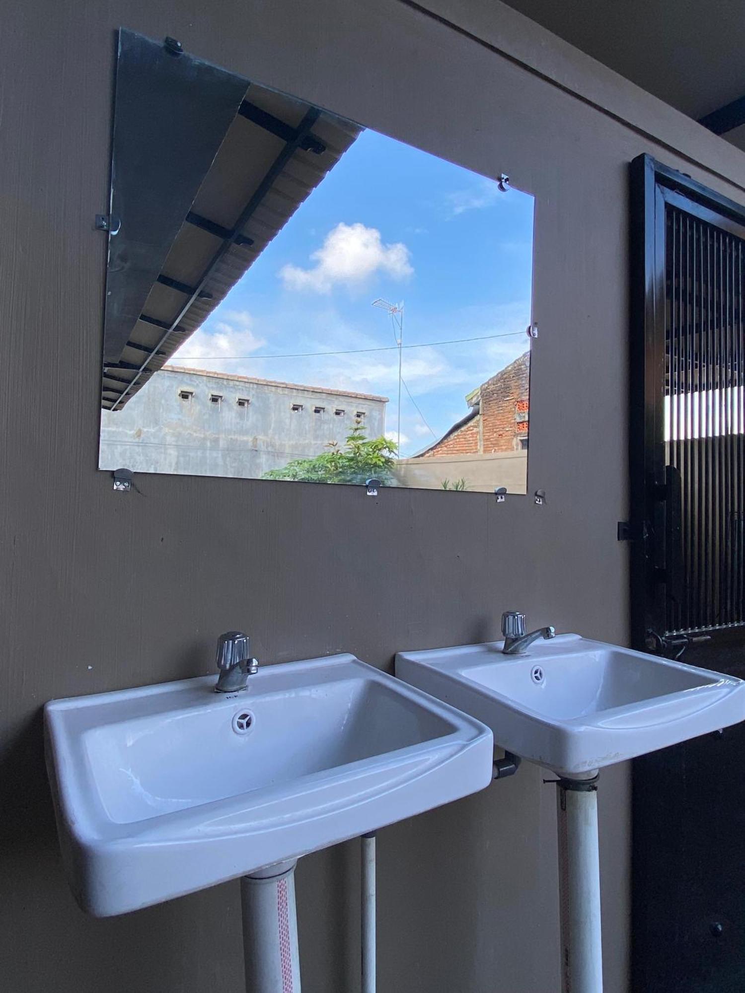 Good Feeling Banyuwangi Hostel Banyuwangi  Εξωτερικό φωτογραφία